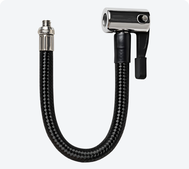 Manguera inflable flexible de alta resistencia con conector rápido.